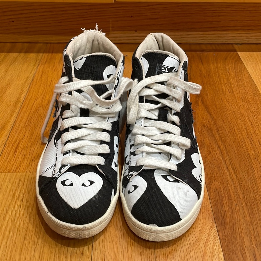 Comme de Garçons PLAY Converse